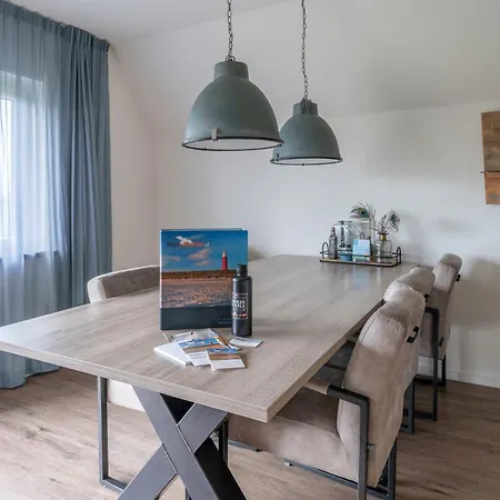 Holiday home Nieuwlanderweg 77